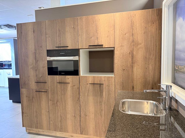 Schüller - showroomkeuken met miele apparatuur - afbeelding 18 van  37