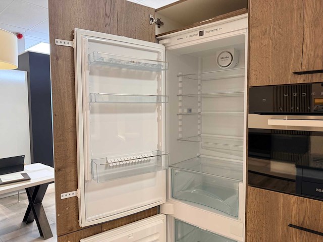 Schüller - showroomkeuken met miele apparatuur - afbeelding 28 van  37