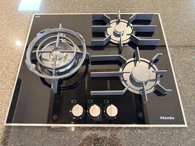 Schüller - showroomkeuken met miele apparatuur - afbeelding 36 van  37