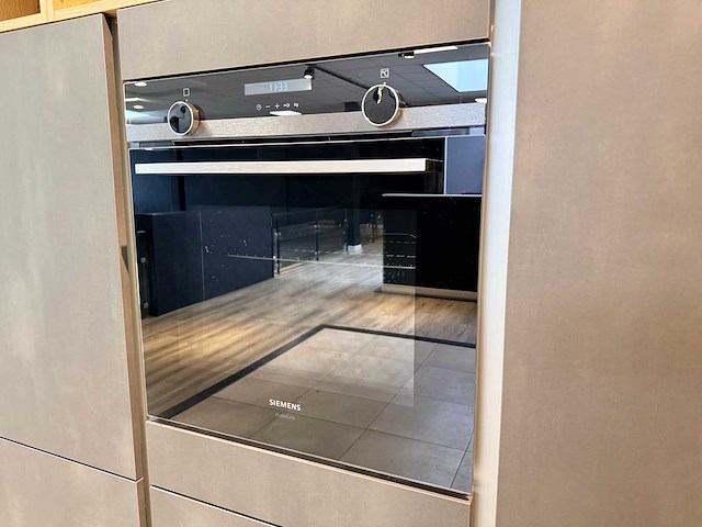 Schüller - showroomkeuken met novy/siemens apparatuur - afbeelding 3 van  41