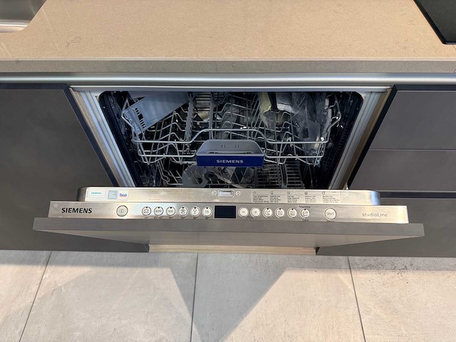Schüller - showroomkeuken met novy/siemens apparatuur - afbeelding 18 van  41