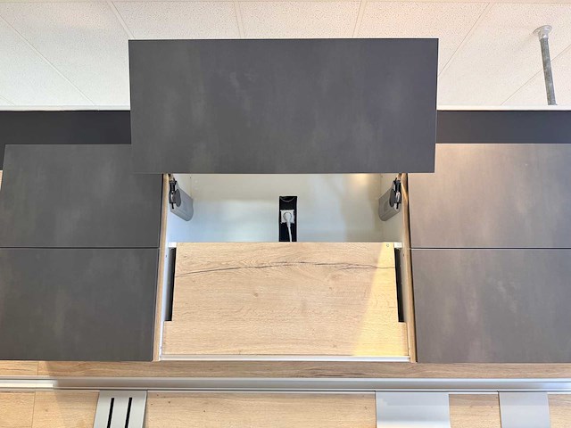Schüller - showroomkeuken met novy/siemens apparatuur - afbeelding 25 van  30