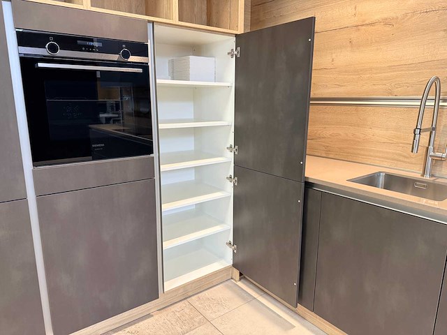 Schüller - showroomkeuken met novy/siemens apparatuur - afbeelding 10 van  48