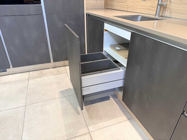 Schüller - showroomkeuken met novy/siemens apparatuur - afbeelding 15 van  48