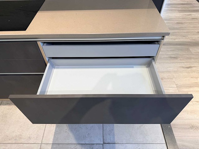 Schüller - showroomkeuken met novy/siemens apparatuur - afbeelding 36 van  48
