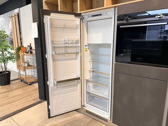 Schüller - showroomkeuken met novy/siemens apparatuur - afbeelding 45 van  48