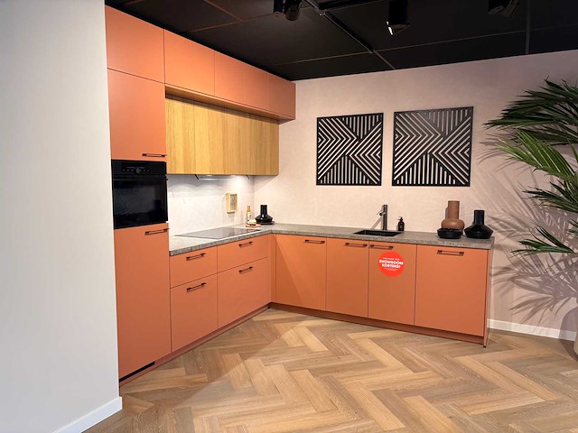 Schüller - showroomkeuken met pelgrim apparatuur - afbeelding 10 van  18