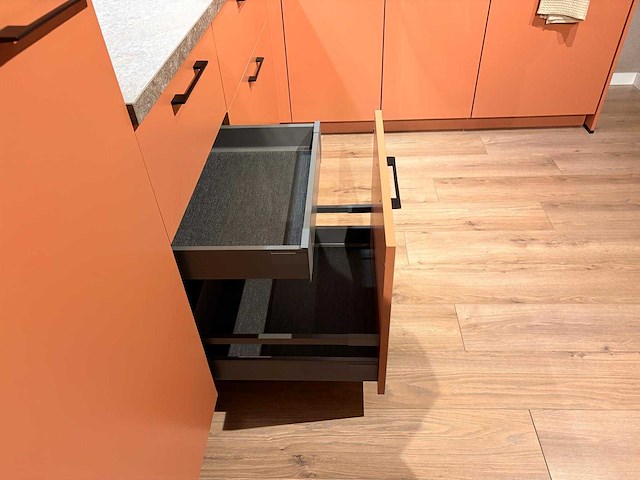 Schüller - showroomkeuken met pelgrim apparatuur - afbeelding 2 van  24