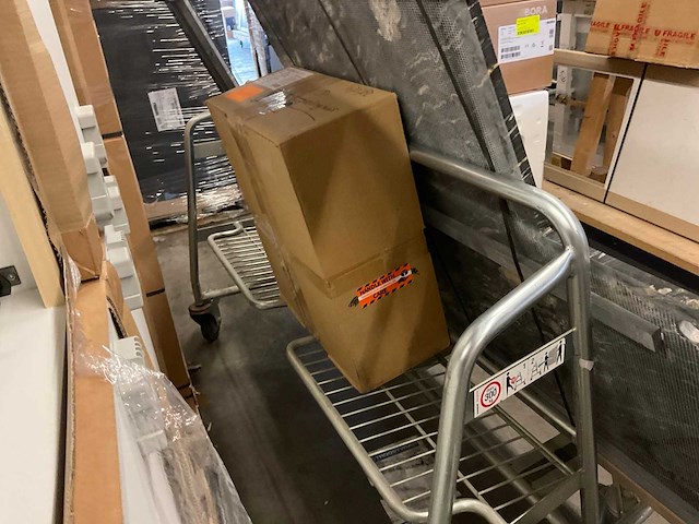 Schüller eilandkeuken met kastenwand - afbeelding 2 van  9