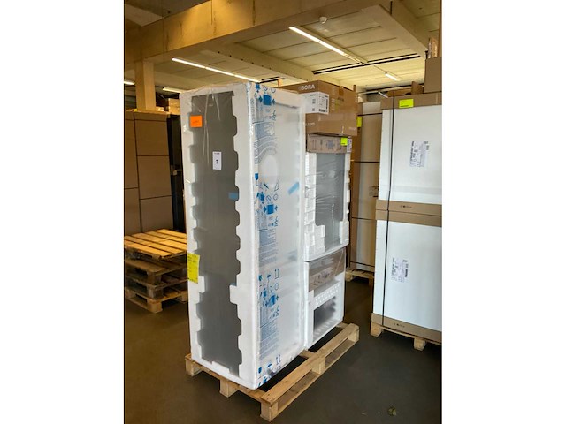 Schüller eilandkeuken met kastenwand - afbeelding 5 van  11