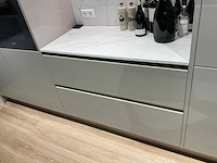 Schüller gala eiland showroomkeuken met kastenwand en coffeecorner - afbeelding 15 van  42
