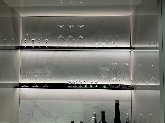 Schüller gala eiland showroomkeuken met kastenwand en coffeecorner - afbeelding 18 van  42