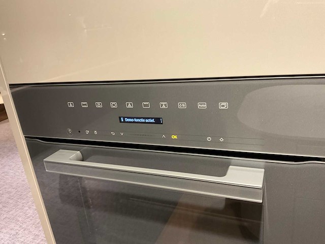 Schüller gala eiland showroomkeuken met kastenwand en coffeecorner - afbeelding 30 van  42