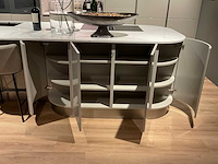 Schüller gala eiland showroomkeuken met kastenwand en coffeecorner - afbeelding 38 van  42