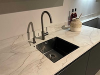 Schüller mahal rechtopgestelde showroomkeuken met kastenwand - afbeelding 2 van  27