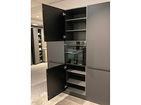 Schüller mahal rechtopgestelde showroomkeuken met kastenwand - afbeelding 13 van  27