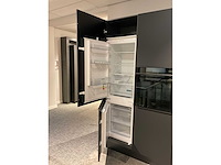 Schüller mahal rechtopgestelde showroomkeuken met kastenwand - afbeelding 17 van  27