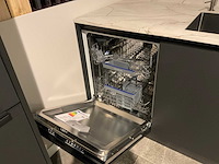 Schüller mahal rechtopgestelde showroomkeuken met kastenwand - afbeelding 27 van  27