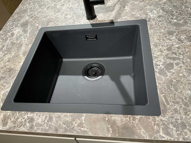 Schüller matera eiland schowroomkeuken met kastenwand - afbeelding 3 van  23