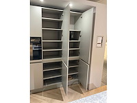 Schüller matera eiland schowroomkeuken met kastenwand - afbeelding 6 van  23