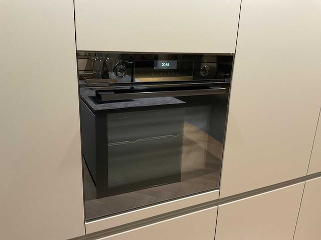 Schüller matera eiland schowroomkeuken met kastenwand - afbeelding 8 van  23