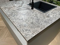 Schüller matera eiland schowroomkeuken met kastenwand - afbeelding 13 van  23