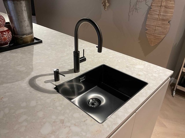 Schüller siena eiland showroomkeuken met kastenwand - afbeelding 6 van  41