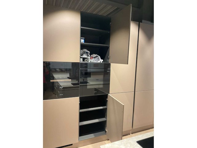 Schüller siena eiland showroomkeuken met kastenwand - afbeelding 20 van  41
