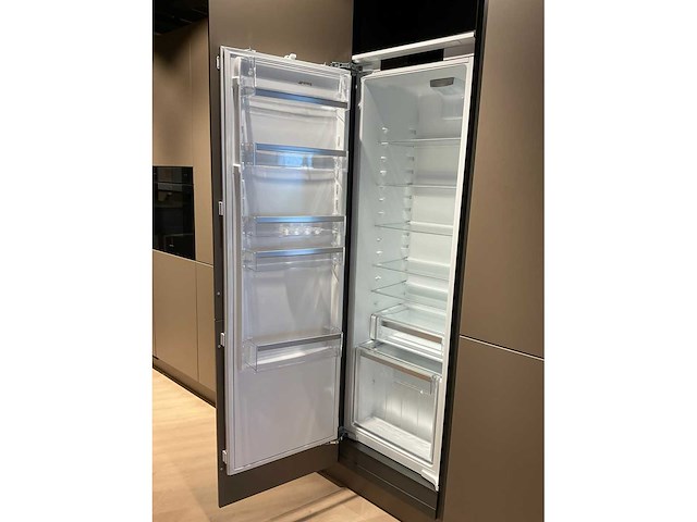 Schüller siena eiland showroomkeuken met kastenwand - afbeelding 32 van  41