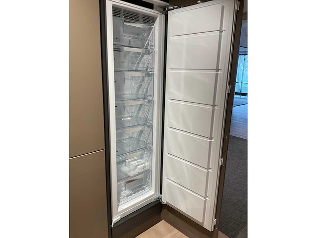 Schüller siena eiland showroomkeuken met kastenwand - afbeelding 33 van  41