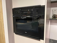 Schüller uma hoekopgestelde showroomkeuken - afbeelding 11 van  25