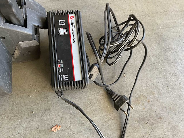 Schumacher 12v - 24v startbooster - afbeelding 5 van  5