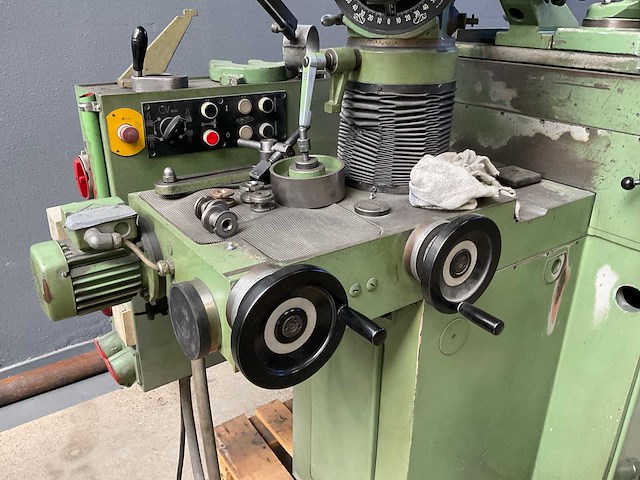 Schütte wu 50 conventionele (rond)slijpmachine - afbeelding 11 van  14