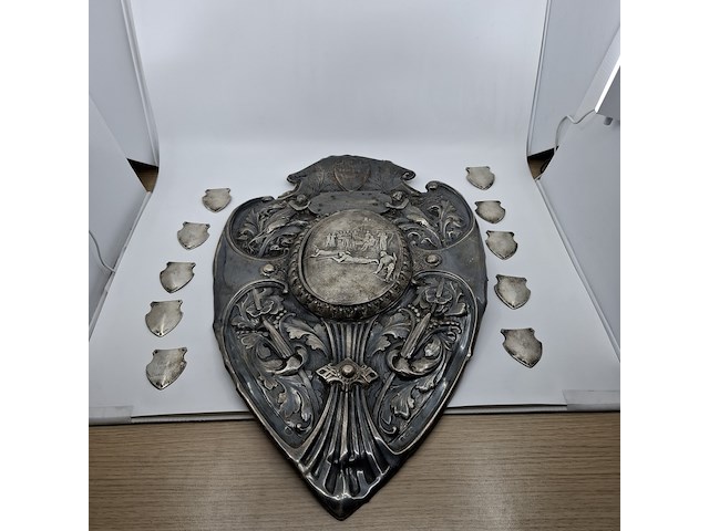 Schuttersschild met 10x gewonnen embleem - afbeelding 1 van  11