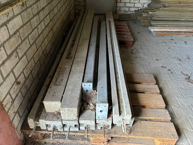 Schuttingpalen (9x) - afbeelding 1 van  1