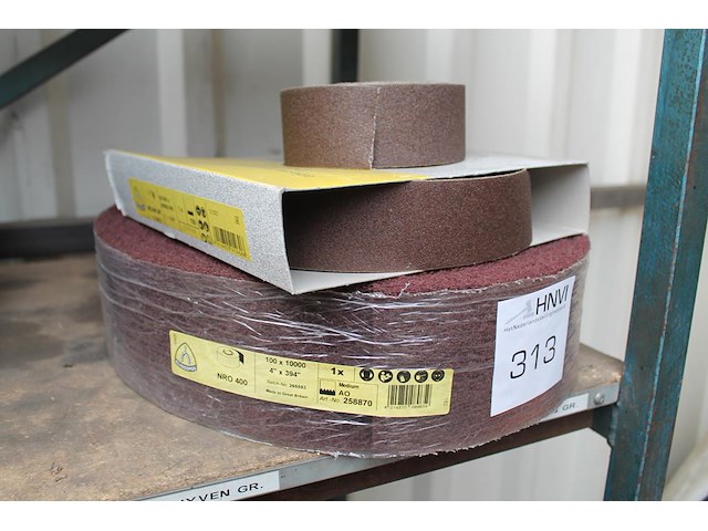 Schuurband en schuurwol. - afbeelding 1 van  2