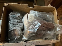 Schuurbanden in plastic krat en doos - afbeelding 3 van  5