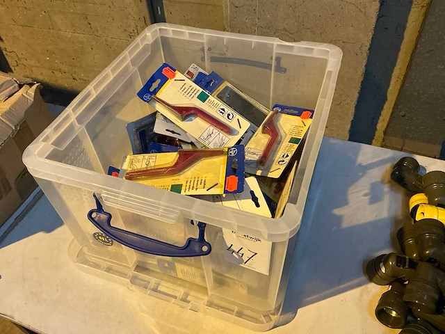 Schuurblokjes in plastic krat - afbeelding 1 van  3