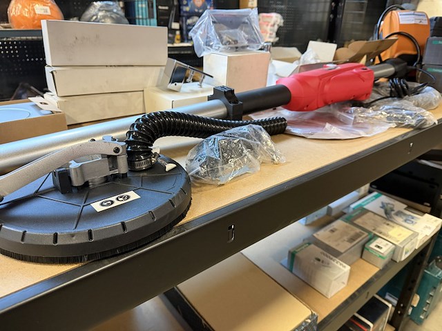 Schuurmachine 710w met accessoires timbertech, tbslf02 - afbeelding 1 van  4