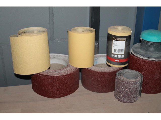 Schuurrollen en schuurpads. - afbeelding 2 van  3