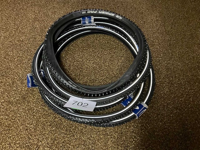 Schwalbe spike fietsbanden - afbeelding 1 van  2