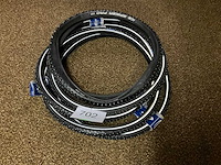 Schwalbe spike fietsbanden - afbeelding 1 van  2