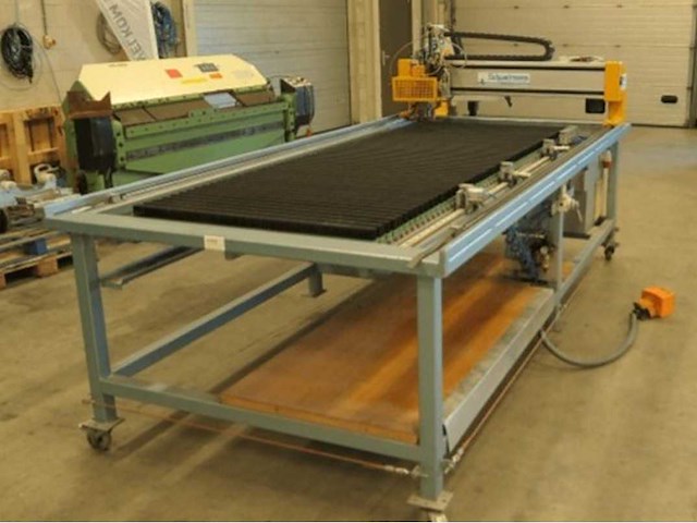 Schwartmanns - 2004 - efm-l 25.1 - efm-snijtafel met knabbelschaar - afbeelding 2 van  3