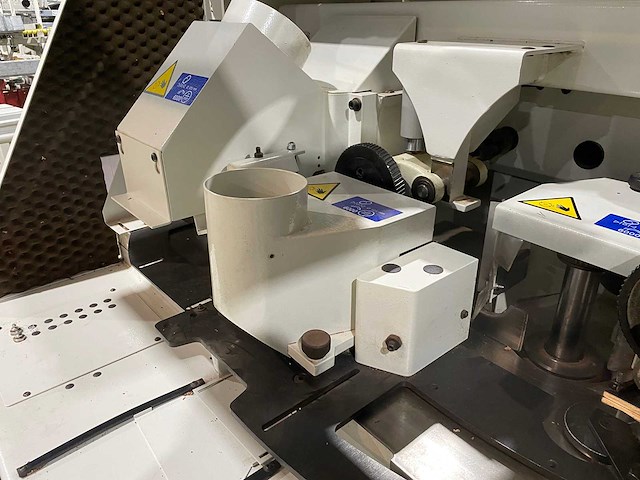 Scm - 2005 - compact p - vierzijdige profileer- en schaafmachine - afbeelding 16 van  33