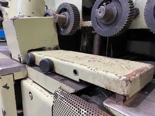 Scm - sintex - vierzijdige profileer- en schaafmachine - afbeelding 8 van  11