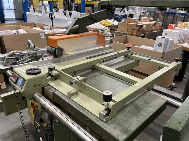 Scm si16sw formaatcirkelzaagmachine - afbeelding 9 van  12