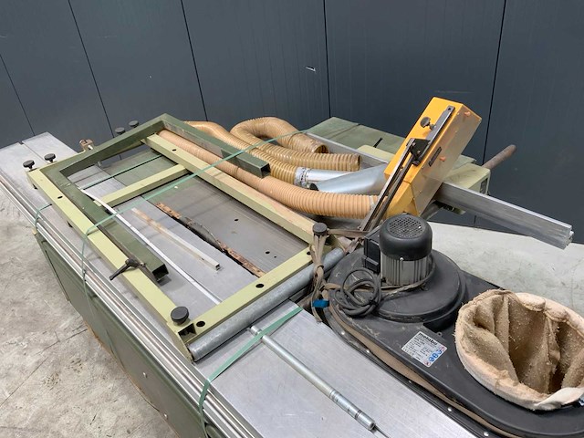 Scm si320 formaatcirkelzaagmachine met stofafzuiging - afbeelding 3 van  8