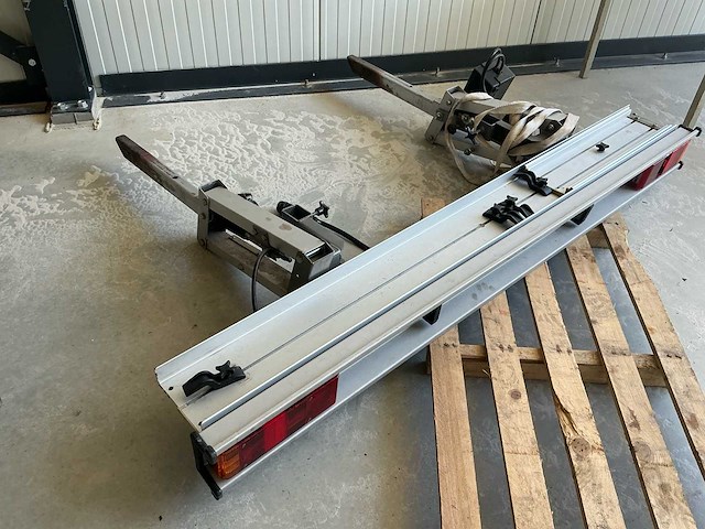 Scooter drager voor de camper - afbeelding 3 van  6