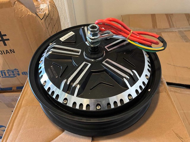 Scooter electromotor - afbeelding 1 van  4