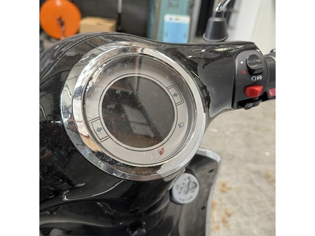 Scooter, evader, ev100metro, zwart, 2021, elektrisch - afbeelding 16 van  18